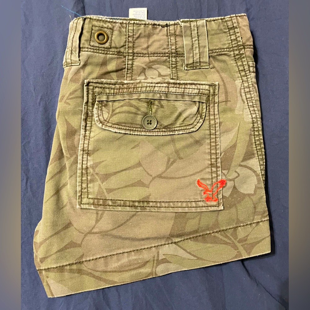 American eagle camo shorts